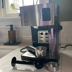 Jassy espresso machine with milk frother